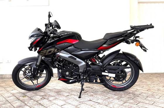 BAJAJ DOMINAR 200 